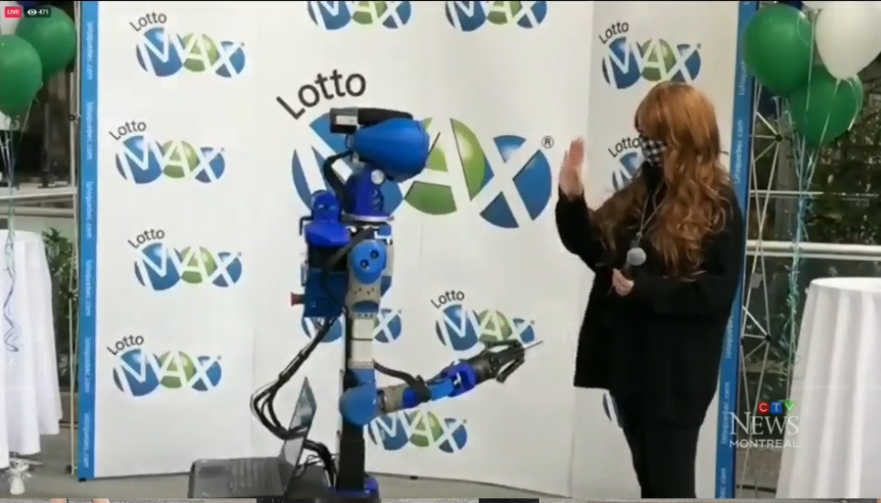 机器人颁发头奖支票