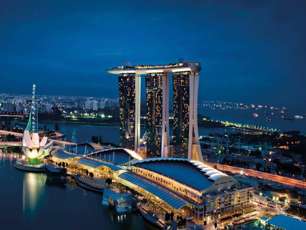新加坡综合度假村，重新开放酒店等非博彩设施。
