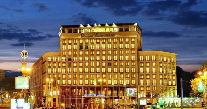 基辅第聂伯河酒店，将改建为电竞竞技场，为选手打造顶级空间。