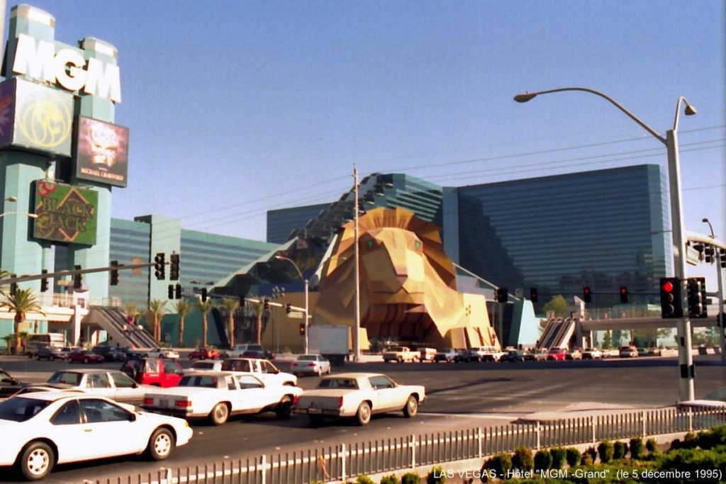 1993-1998美高梅大酒店的狮子入口