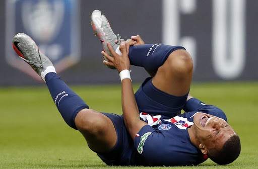 法国球星姆巴佩在法国杯脚踝严重扭伤