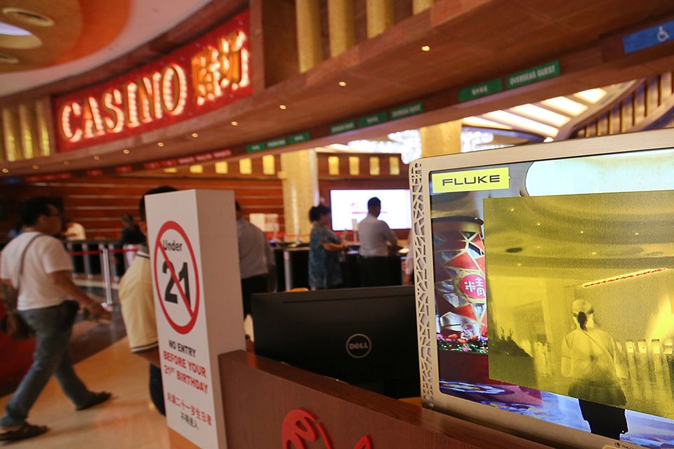 图／圣淘沙名胜世界赌场入口管制