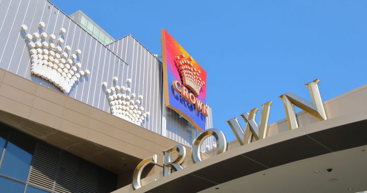 澳洲皇冠度假酒店集团的澳洲酒店中场业务的博彩收入减少26.9％，至12.4亿澳元。
