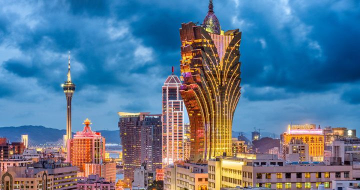 中国内地严查线上赌博，打击澳门贵宾厅市场。