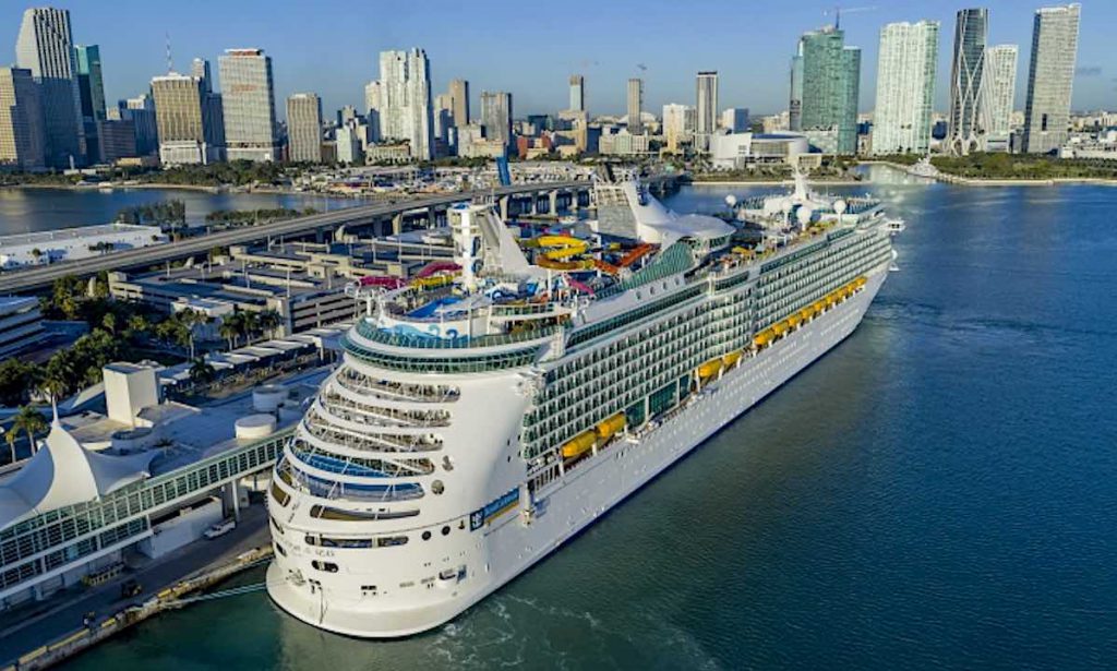 皇家加勒比邮轮停航延长至11月30日