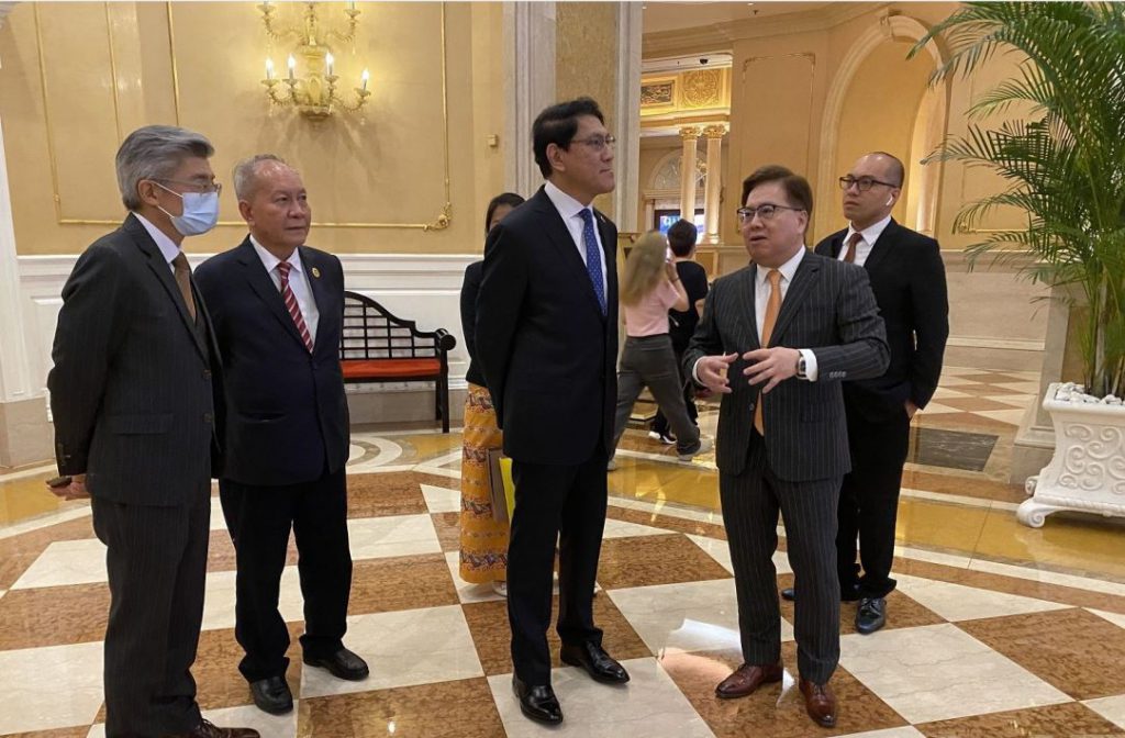 金沙中国集团总裁王英伟及其团队热情接待到访嘉宾。