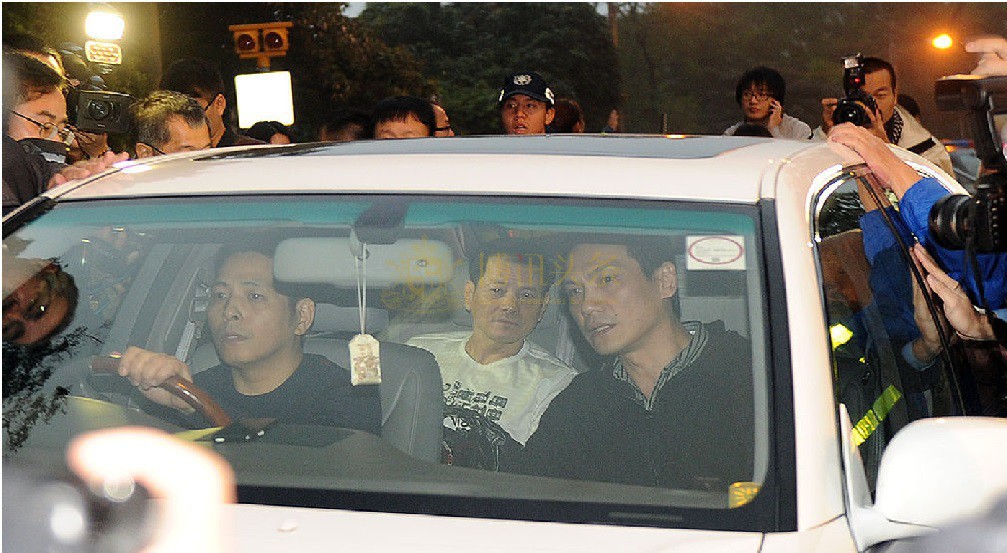 2012年12月1日尹国驹从澳门路环监狱出狱