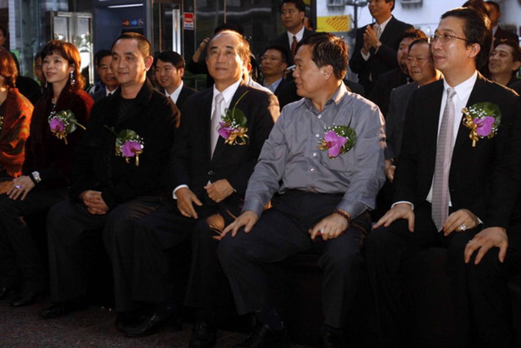 (左二)陈盈柱　(左三)台湾前立法院长王金平