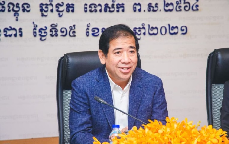 柬埔寨国家税务总局局长关威宝