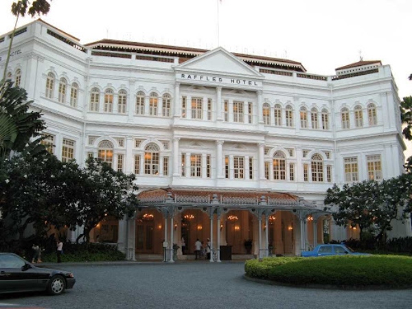 第一家莱佛士酒店于1887年在新加坡开业