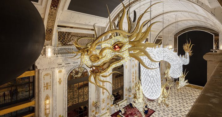 博华皇宫内极致奢豪的水晶龙装置艺术