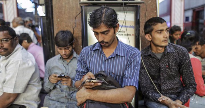 印度互联网人口目前估计至少7.3亿
