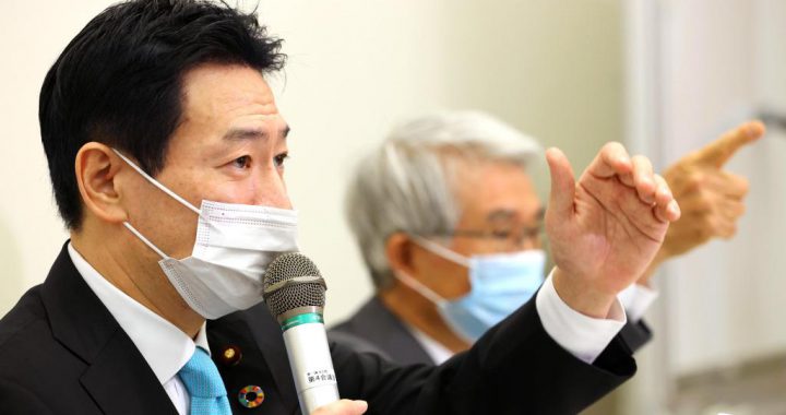 秋元司保释后隔日召开记者会否认所有指控