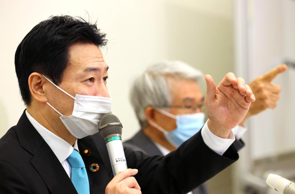 秋元司保释后隔日召开记者会否认所有指控