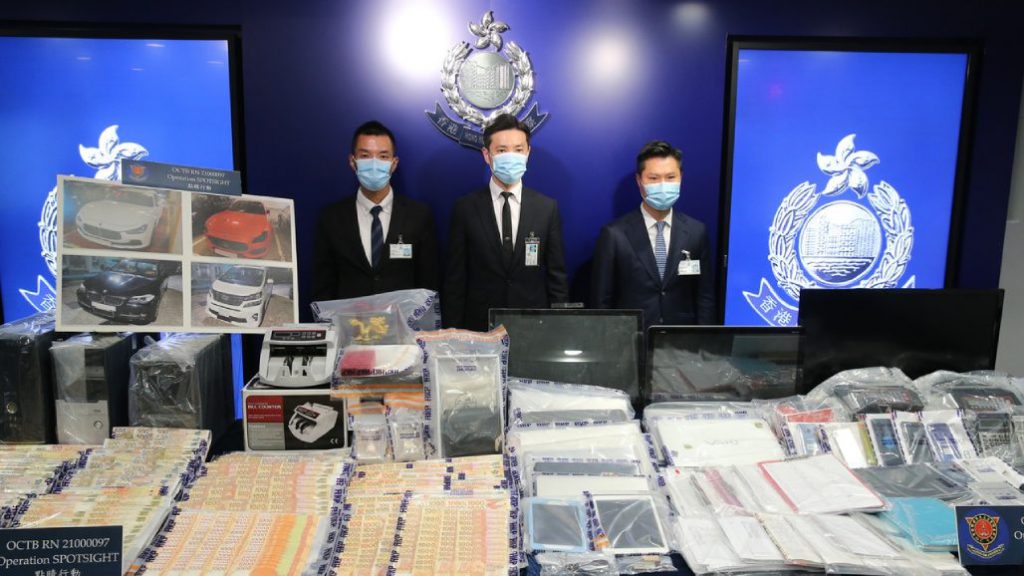 香港警方捣破两非法赌博集团 投注额逾34亿港元